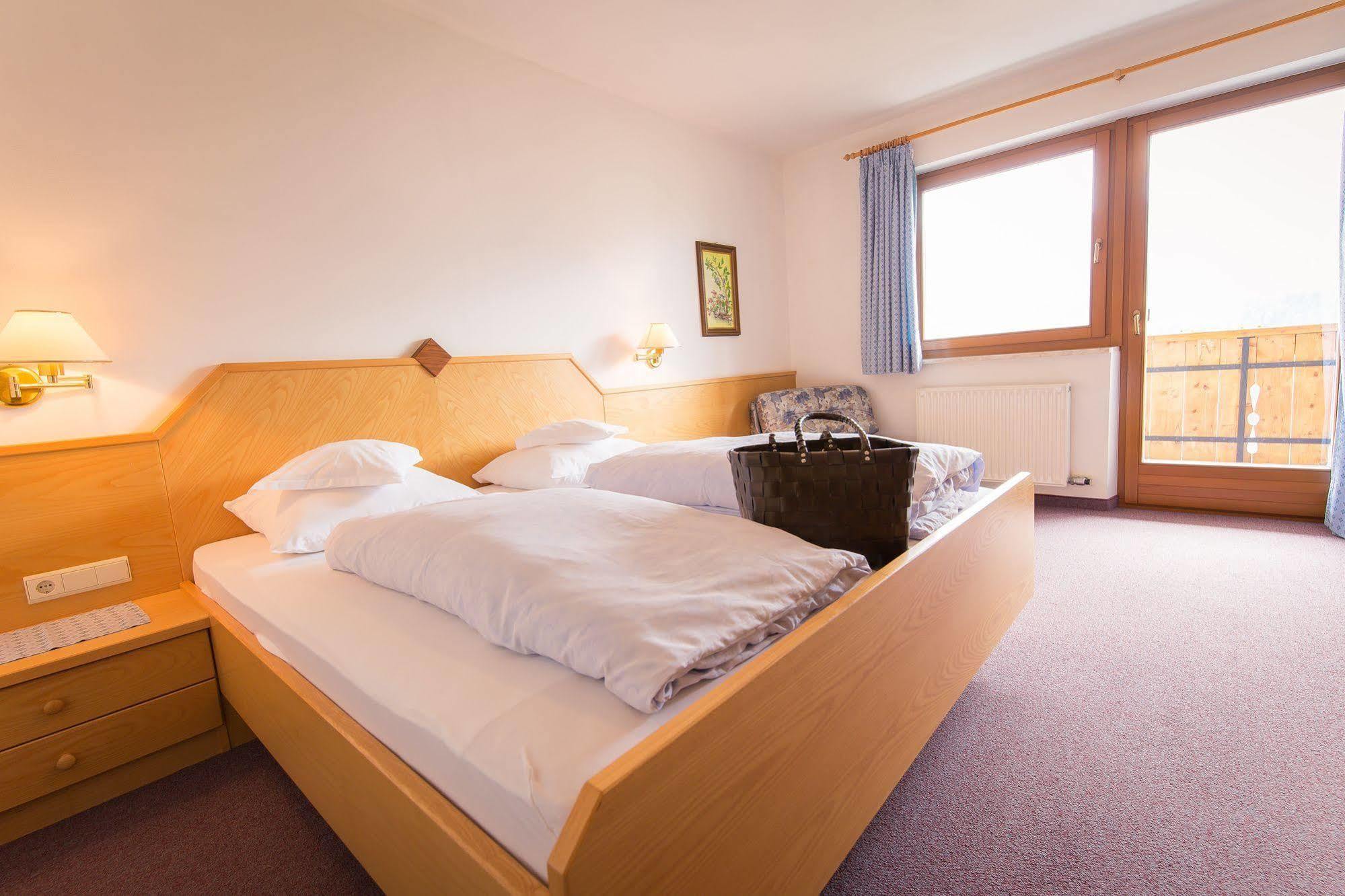 Hotel Alpenland Moso Esterno foto