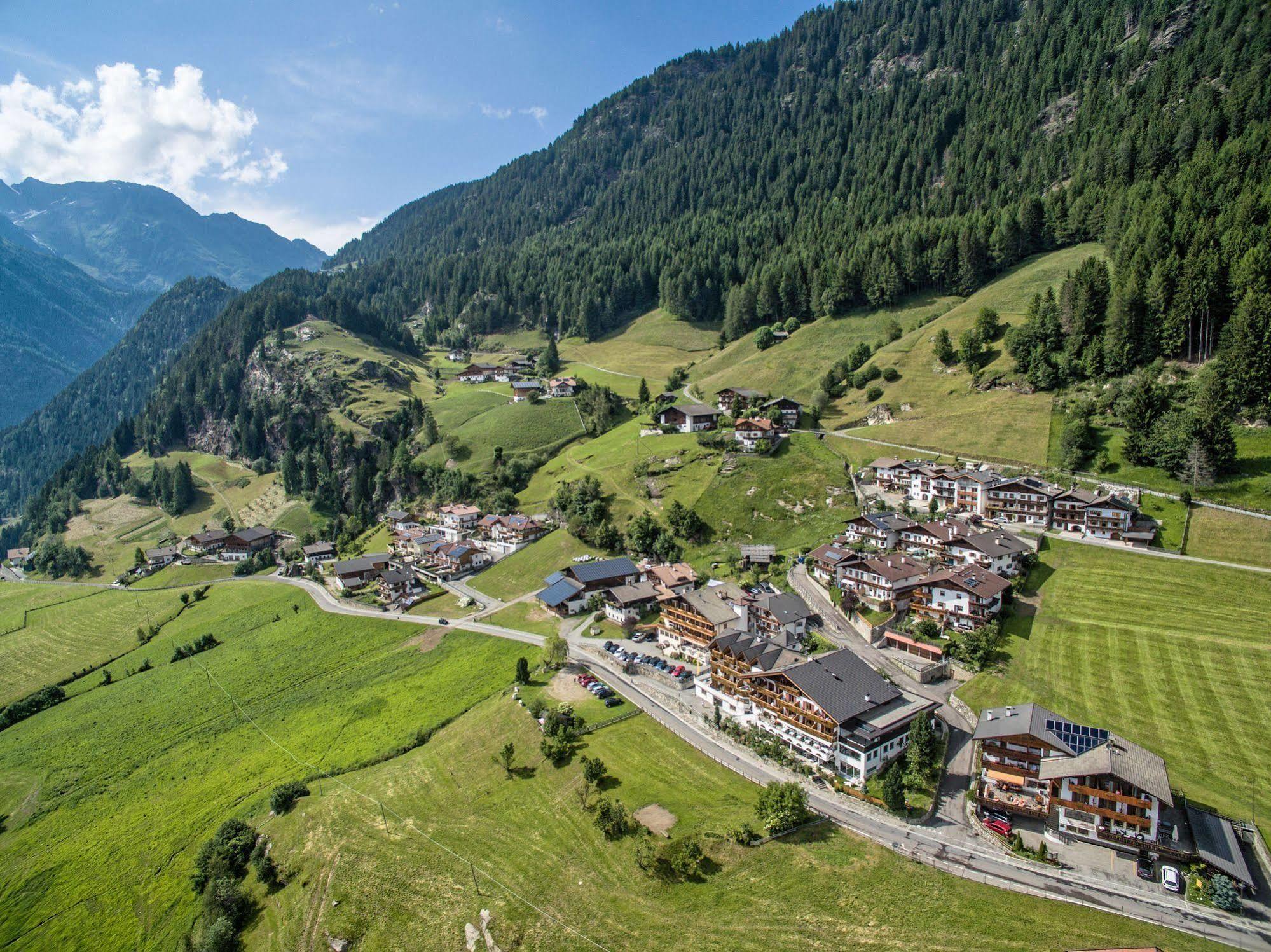Hotel Alpenland Moso Esterno foto