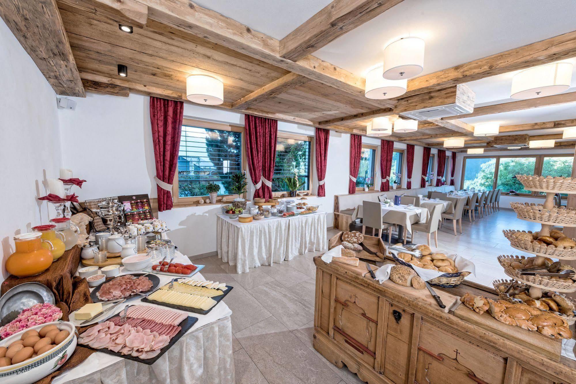 Hotel Alpenland Moso Esterno foto