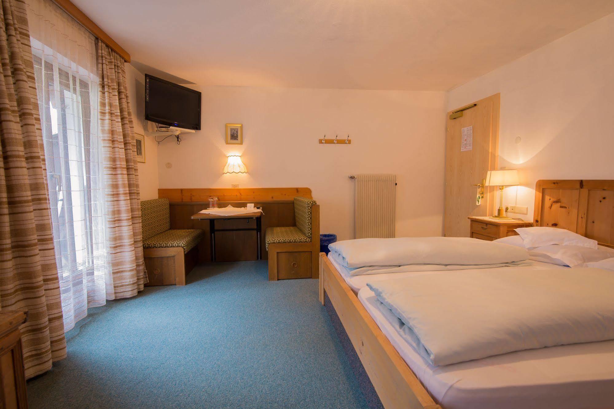 Hotel Alpenland Moso Esterno foto